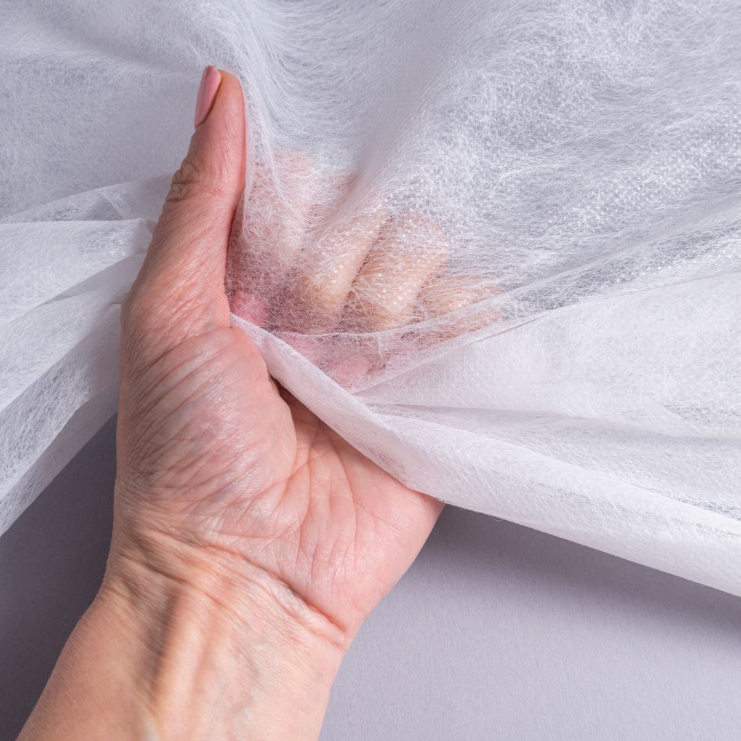 Disposable Non-Woven Bed Sheet 31.5" X 70" 30 Gram Bed Roll (White)